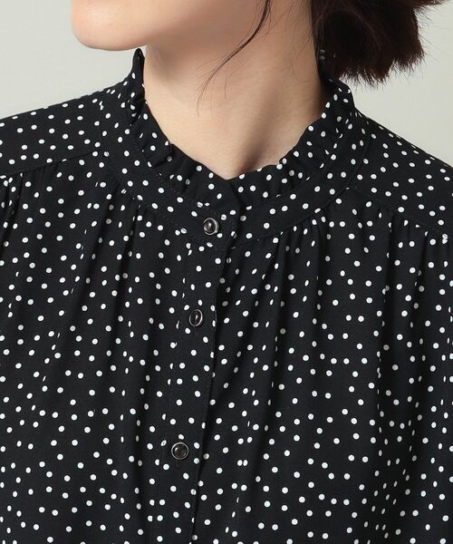 ITS'DEMO（イッツデモ）の「◆【通勤／肌触りさらり／羽織にも／手洗い可】スタンドフリル前開きブラウス（シャツ/ブラウス・レディース・ブラック/ブラック系/アイボリー系/グレー・00）」の13枚目の写真