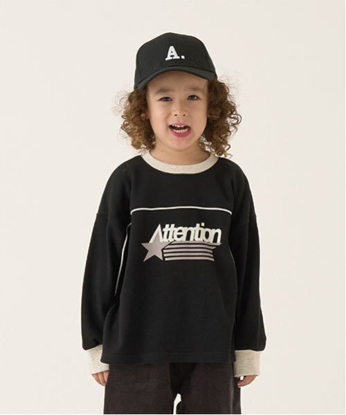 b・ROOM(ビールーム)の「【毛玉バイバイ裏毛】パイピングバイカラービッグスウェット(スウェット・キッズ・モカ/オートミール/モスグリーン/ブルーグレー/ブラック・100cm/110cm/120cm/130cm/140cm/150cm)」の2枚目の写真