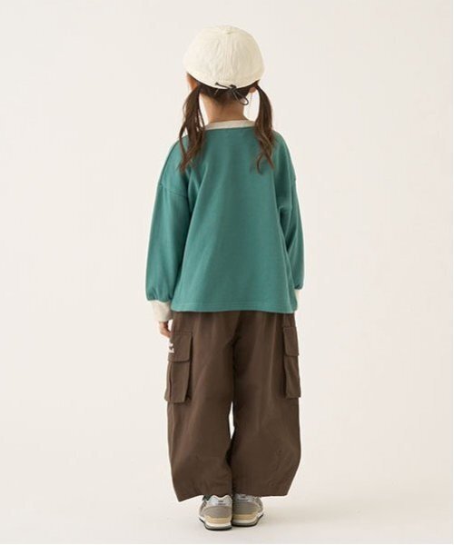 b・ROOM(ビールーム)の「【毛玉バイバイ裏毛】パイピングバイカラービッグスウェット(スウェット・キッズ・モカ/オートミール/モスグリーン/ブルーグレー/ブラック・100cm/110cm/120cm/130cm/140cm/150cm)」の6枚目の写真