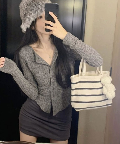 VIVID LADY（ビビッドレディー）の「リブカーディガン シャーリングデザイン リブトップス リブニット（カーディガン/ボレロ・レディース・ピンク/グレー/ライトベージュ・FREE）」の6枚目の写真