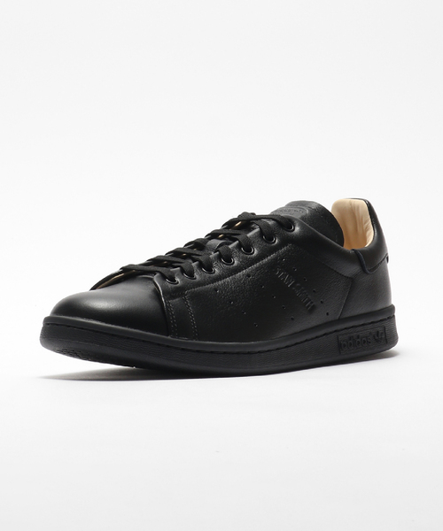 adidas（アディダス）の「adidas originals(アディダス オリジナルス) STAN SMITH LUX IH2450（スニーカー・メンズ・ブラック・28cm/27.5cm/27cm/26.5cm/26cm）」の2枚目の写真