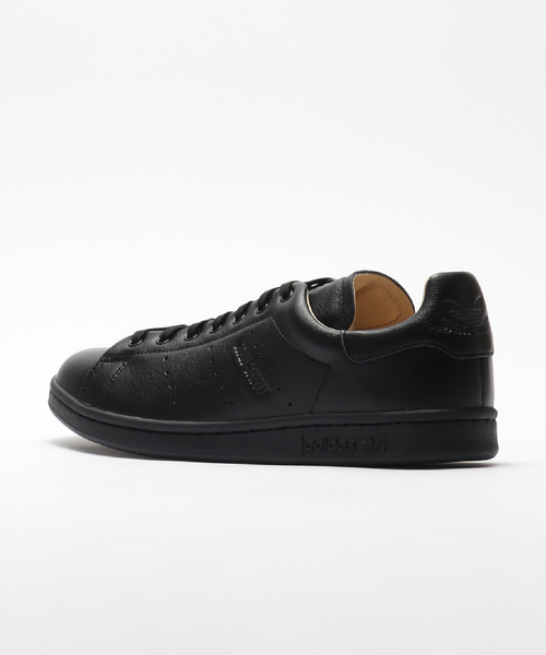 adidas（アディダス）の「adidas originals(アディダス オリジナルス) STAN SMITH LUX IH2450（スニーカー・メンズ・ブラック・28cm/27.5cm/27cm/26.5cm/26cm）」の3枚目の写真