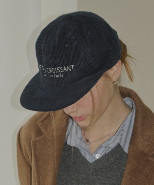 GIUNON（ジウノン）の「embroidery corduroy cap / エンブロイダリーコーデュロイキャップ（キャップ・レディース・ネイビー/レッド/アイボリー・FREE）」の2枚目の写真