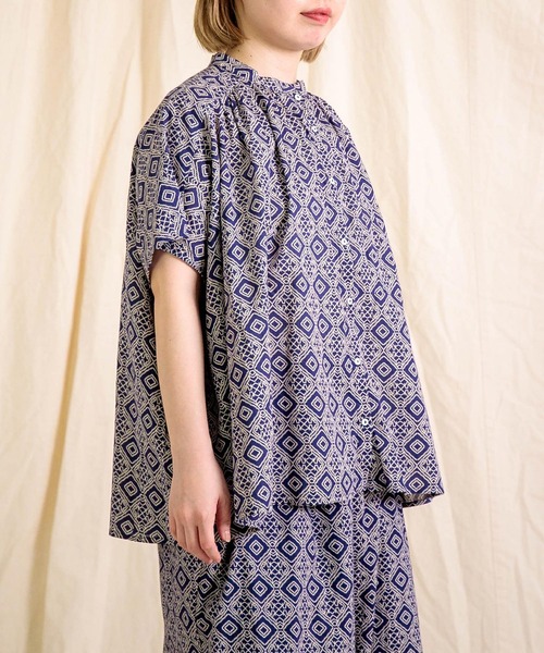 Brocante（ブロカント）の「[Brocante / ブロカント] インドプリント(パターン) フロンセシャツ（シャツ/ブラウス・レディース・ブルー系その他/ブラック系その他・2）」の3枚目の写真