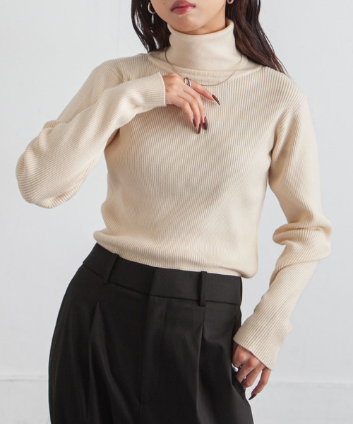 Chillfar(チルファー)の「カラフルハイネックニット(ニット/セーター・レディース・チャコール/オレンジ/イエロー/ネイビー/レッド/ピンク/グリーン/ブルー/ブラック/アイボリー・FREE)」の1枚目の写真