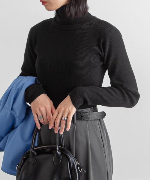 Chillfar(チルファー)の「カラフルハイネックニット(ニット/セーター・レディース・チャコール/オレンジ/イエロー/ネイビー/レッド/ピンク/グリーン/ブルー/ブラック/アイボリー・FREE)」の2枚目の写真