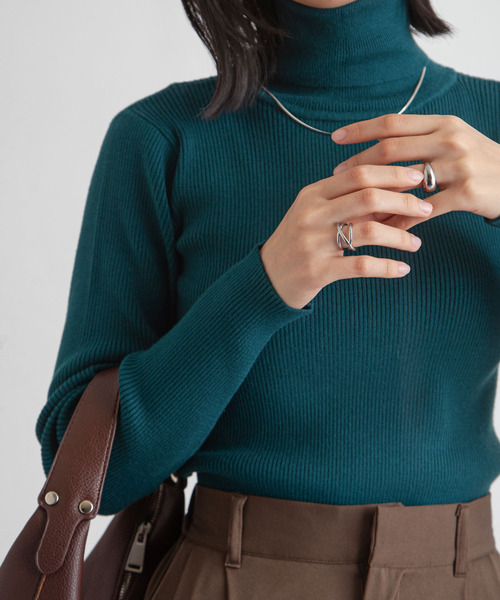 Chillfar(チルファー)の「カラフルハイネックニット(ニット/セーター・レディース・チャコール/オレンジ/イエロー/ネイビー/レッド/ピンク/グリーン/ブルー/ブラック/アイボリー・FREE)」の16枚目の写真