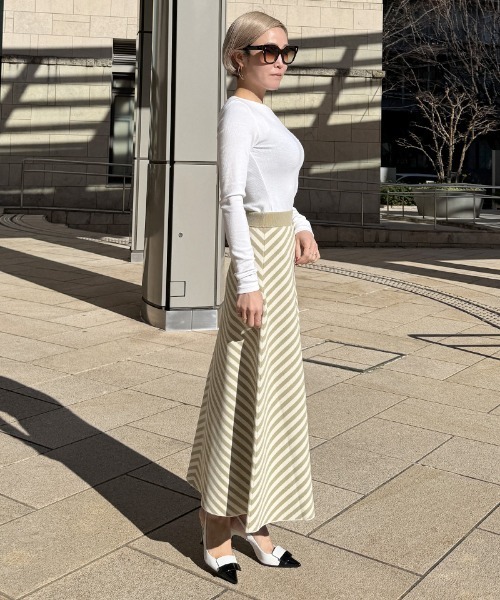 JENNE(ジェンヌ)の「変形ストライプニットスカート(スカート・レディース・ベージュ/ネイビー・SMALL/MEDIUM/LARGE)」の6枚目の写真