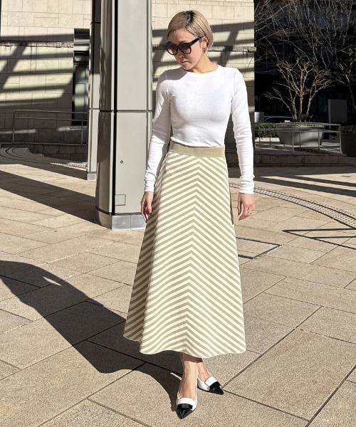 JENNE(ジェンヌ)の「変形ストライプニットスカート(スカート・レディース・ベージュ/ネイビー・SMALL/MEDIUM/LARGE)」の10枚目の写真