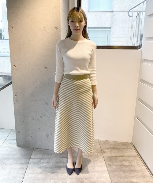 JENNE(ジェンヌ)の「変形ストライプニットスカート(スカート・レディース・ベージュ/ネイビー・SMALL/MEDIUM/LARGE)」の11枚目の写真