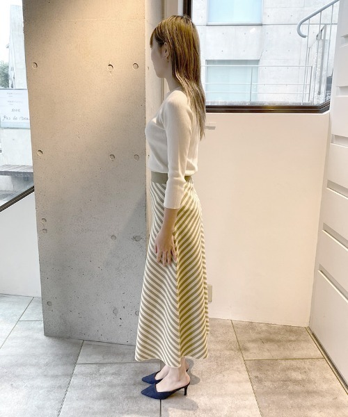 JENNE(ジェンヌ)の「変形ストライプニットスカート(スカート・レディース・ベージュ/ネイビー・SMALL/MEDIUM/LARGE)」の12枚目の写真