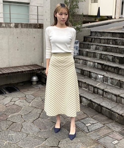 JENNE(ジェンヌ)の「変形ストライプニットスカート(スカート・レディース・ベージュ/ネイビー・SMALL/MEDIUM/LARGE)」の13枚目の写真