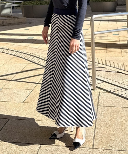 JENNE(ジェンヌ)の「変形ストライプニットスカート(スカート・レディース・ベージュ/ネイビー・SMALL/MEDIUM/LARGE)」の20枚目の写真