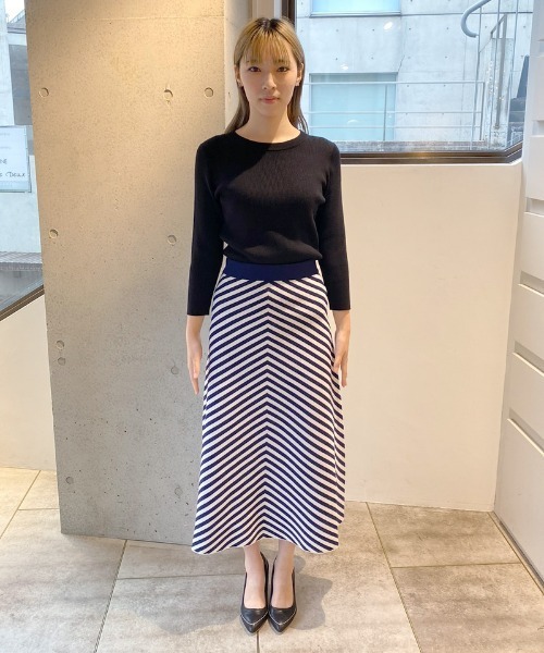 JENNE(ジェンヌ)の「変形ストライプニットスカート(スカート・レディース・ベージュ/ネイビー・SMALL/MEDIUM/LARGE)」の22枚目の写真