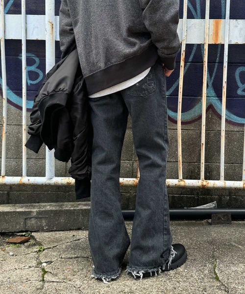 SENSE OF PLACE by URBAN RESEARCH（センスオブプレイスバイアーバンリサーチ）の「『別注』SHUHEI KOKI×SENSE OF PLACE　フレアデニム（デニムパンツ・メンズ・ブラック/インディゴブルー・LARGE/MEDIUM）」の7枚目の写真