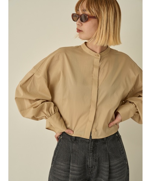 emmi（エミ）の「イージーケアシアーショートシャツ（シャツ/ブラウス・レディース・ベージュ/オレンジ/クリーム・FREE）」の2枚目の写真