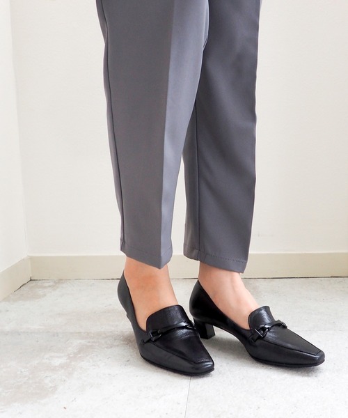 cava cava（サヴァサヴァ）の「ビットモカパンプス　3720549（パンプス・レディース・ブラック/グレイッシュベージュ/グリーン・22.5cm/23cm/23.5cm/24cm/24.5cm）」の21枚目の写真