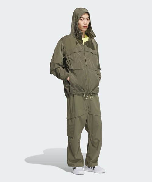 adidas（アディダス）の「シティエスケープ ルーズフィット シャイニークリンクル リップストップ フード付きジャケット / アディダス adidas（ナイロンジャケット・メンズ・ブラウン/オリーブ・LARGE/MEDIUM/SMALL/3XL/XX-LARGE/X-LARGE/X-SMALL）」の13枚目の写真