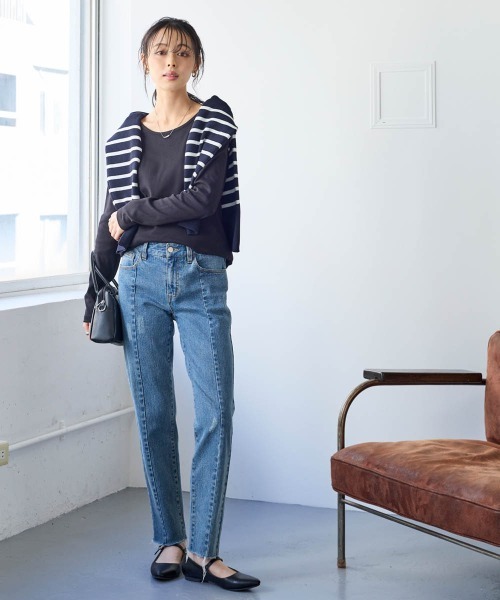 SMILE LAND（スマイルランド）の「＜大きいサイズ＞UVカット綿１００％フライス素材クルーネックＴシャツ（Tシャツ/カットソー・レディース・ネイビー/グレイッシュベージュ/ブラック/オフホワイト/ライム/チャコールグレー/ブラウン・4L/3L/L/5L/LL）」の15枚目の写真