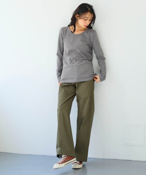 SMILE LAND（スマイルランド）の「＜大きいサイズ＞UVカット綿１００％フライス素材クルーネックＴシャツ（Tシャツ/カットソー・レディース・ネイビー/グレイッシュベージュ/ブラック/オフホワイト/ライム/チャコールグレー/ブラウン・4L/3L/L/5L/LL）」の13枚目の写真