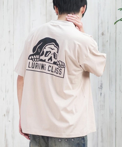 LURKING CLASS（ラーキングクラス）の「【ムラサキスポーツ限定】LURKING CLASS/ラーキングクラス 半袖Tシャツ バックプリント ST25STM01（Tシャツ/カットソー・メンズ・ホワイト/ブラック/グレイッシュベージュ・L/M/XL）」の3枚目の写真