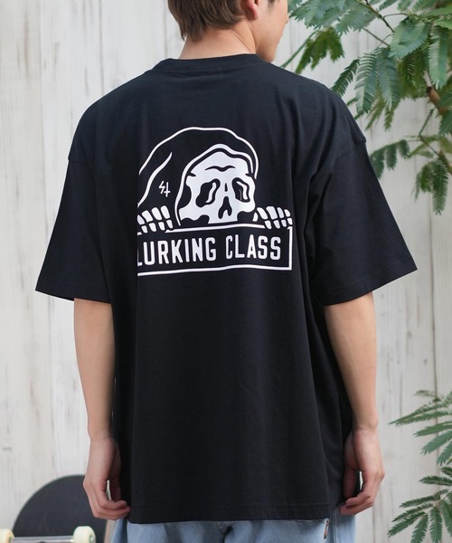 LURKING CLASS（ラーキングクラス）の「【ムラサキスポーツ限定】LURKING CLASS/ラーキングクラス 半袖Tシャツ バックプリント ST25STM01（Tシャツ/カットソー・メンズ・ホワイト/ブラック/グレイッシュベージュ・L/M/XL）」の2枚目の写真