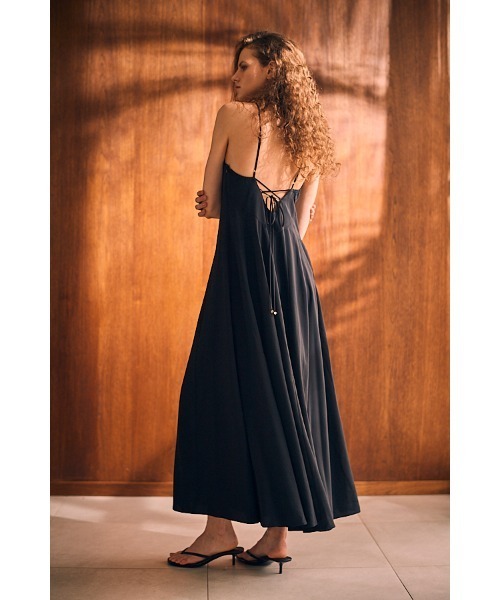 エステラケー　フロントカットアウトオープンバックドレス Josette Dress フロントカットアウトオープンバックドレス