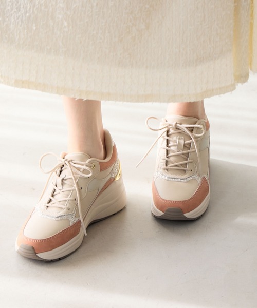 HIMIKO はっ水アクションレザー 美脚 ヒールアップスニーカー24.5