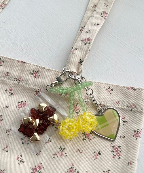 Me%（ミィパーセント）の「ビーズサクランボキーチャーム 308671（キーホルダー・レディース・レッド/イエロー/ブラック/ピンク・FREE）」の14枚目の写真