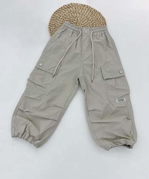 aimoha（アイモハ）の「【aimoha KIDS】ドロストカーゴパンツ（カーゴパンツ・キッズ・ベージュ/グリーン/ライトグレー/ブラック/ピンク・130/120/110/150/140）」の7枚目の写真
