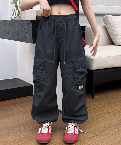 aimoha（アイモハ）の「【aimoha KIDS】ドロストカーゴパンツ（カーゴパンツ・キッズ・ベージュ/グリーン/ライトグレー/ブラック/ピンク・130/120/110/150/140）」の11枚目の写真