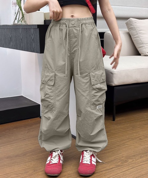 aimoha（アイモハ）の「【aimoha KIDS】ドロストカーゴパンツ（カーゴパンツ・キッズ・ベージュ/グリーン/ライトグレー/ブラック/ピンク・130/120/110/150/140）」の14枚目の写真