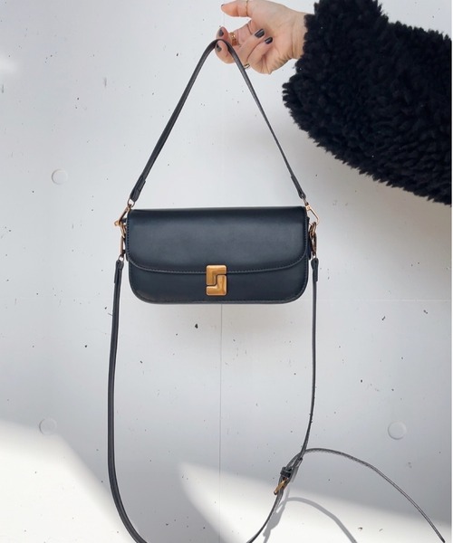 ISOOK（アイスー）の「2wayショルダーバッグ(comochi select)/ハンドバッグ 斜め掛け マグネットボタン フェイクレザー 合皮 黒 茶色 ブラック ブラウン（ハンドバッグ・レディース・ブラウン/ブラック・FREE）」の3枚目の写真