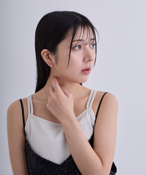 CALIN STANDARD(カリンスタンダード)の「◆金属アレルギー対応◆◆made in japan◆【片手でスムースワンタッチ】カーブライン スムースクリスタルピアス(ピアス(両耳用)・レディース・ゴールド/シルバー・FREE)」の4枚目の写真