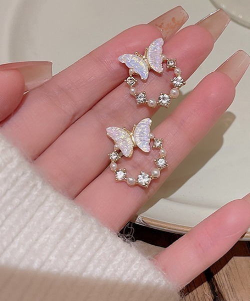 Coo+i(クーイ)の「バタフライサークルピアス(ピアス(両耳用)・レディース・ゴールド・FREE)」の3枚目の写真