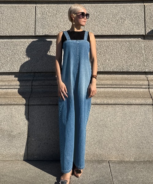 JENNE(ジェンヌ)の「リラックスデニムサロペット(ニット/セーター・レディース・ブルー・MEDIUM/SMALL/LARGE)」の16枚目の写真