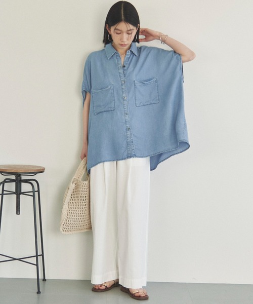 Doux archives（ドゥアルシーヴ）の「ソフトデニムフレンチシャツ（シャツ/ブラウス・レディース・ベージュ/サックスブルー/ブルー・38）」の7枚目の写真