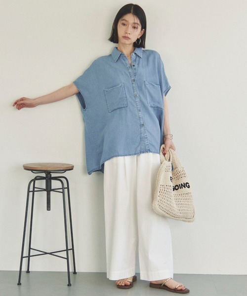 Doux archives（ドゥアルシーヴ）の「ソフトデニムフレンチシャツ（シャツ/ブラウス・レディース・ベージュ/サックスブルー/ブルー・38）」の17枚目の写真