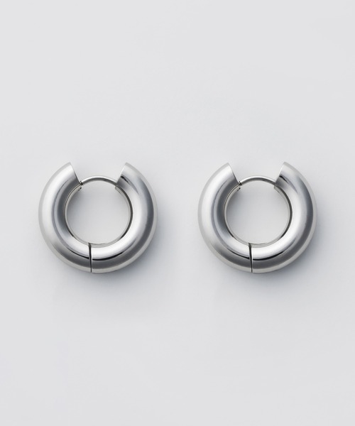 WYZ surgical stainless（ダブリューワイジィーサージカルステンレス）の「【 金属アレルギー対応 】リングフープピアス サージカルステンレス 直径2cm（ピアス（両耳用）・メンズ・ゴールド/ブラック/シルバー・FREE）」の15枚目の写真