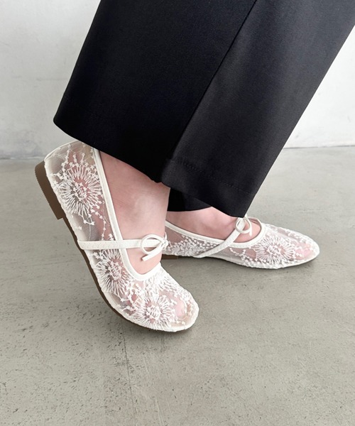 MYMOOD.(マイムード)の「シースルーバレリーナシューズ シアー 刺繍 ビジュー フラットパンプス リボンパンプス(パンプス・レディース・ブラック/アイボリー/ピンク・23.5cm/24.5cm)」の9枚目の写真
