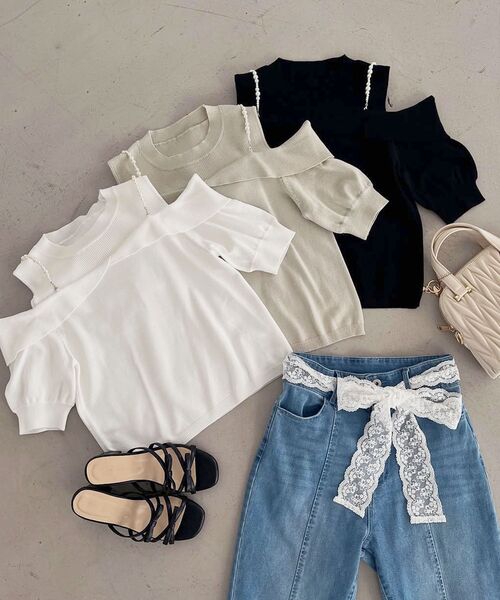 MAJESTIC LEGON（マジェスティックレゴン）の「パールチェーン半袖肩開きニット（ニット/セーター・レディース・ミント/ブラック/アイボリー・MEDIUM）」の2枚目の写真