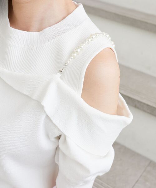 MAJESTIC LEGON（マジェスティックレゴン）の「パールチェーン半袖肩開きニット（ニット/セーター・レディース・ミント/ブラック/アイボリー・MEDIUM）」の17枚目の写真