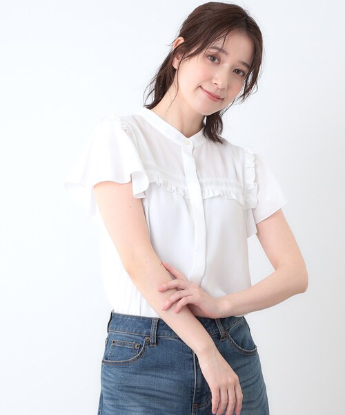 LAURA ASHLEY(ローラアシュレイ)の「【ミニフリル/比翼前立】 デザインブラウス(シャツ/ブラウス・レディース・オフホワイト/ネイビー・40/38)」の1枚目の写真