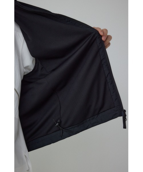 AZUL by moussy（アズールバイマウジー）の「ゴープコアスタンドベスト（ベスト・メンズ・チャコールグレー/ライトブラウン/ブラック・FREE）」の18枚目の写真