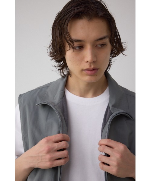 AZUL by moussy（アズールバイマウジー）の「ゴープコアスタンドベスト（ベスト・メンズ・チャコールグレー/ライトブラウン/ブラック・FREE）」の19枚目の写真
