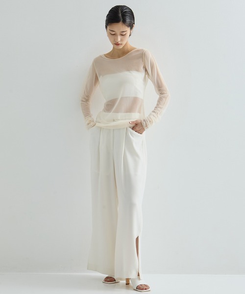 STUDIOUS（ステュディオス）の「【STUDIOUS/ステュディオス】Gathered Sleeve Sheer Top/ギャザースリーブシアートップス（Tシャツ/カットソー・レディース・アイボリー/ライトブルーグレー/ブラック・FREE）」の4枚目の写真