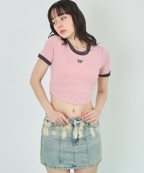 ANAP(アナップ)の「配色 リボン 刺繍 コンパクト リンガー Tシャツ(Tシャツ/カットソー・レディース・ホワイト/ピンク/ブラック・FREE)」の1枚目の写真