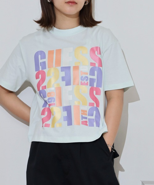 Guess(ゲス)の「GUESS EDWINA CROP TEE Tシャツ(Tシャツ/カットソー・レディース・ピンク/ライトグリーン/オレンジ・S/M)」の2枚目の写真
