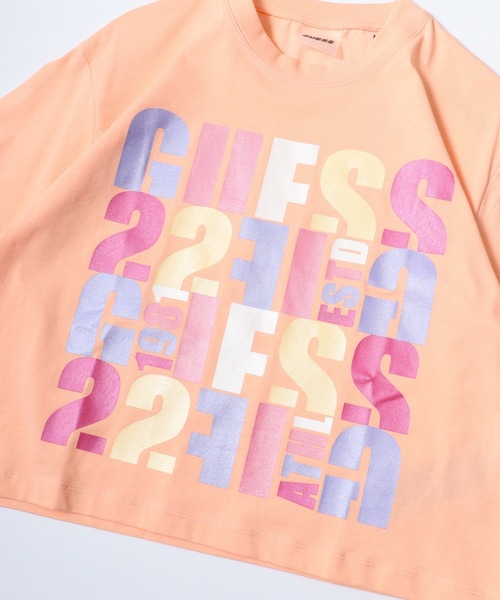 Guess(ゲス)の「GUESS EDWINA CROP TEE Tシャツ(Tシャツ/カットソー・レディース・ピンク/ライトグリーン/オレンジ・S/M)」の9枚目の写真