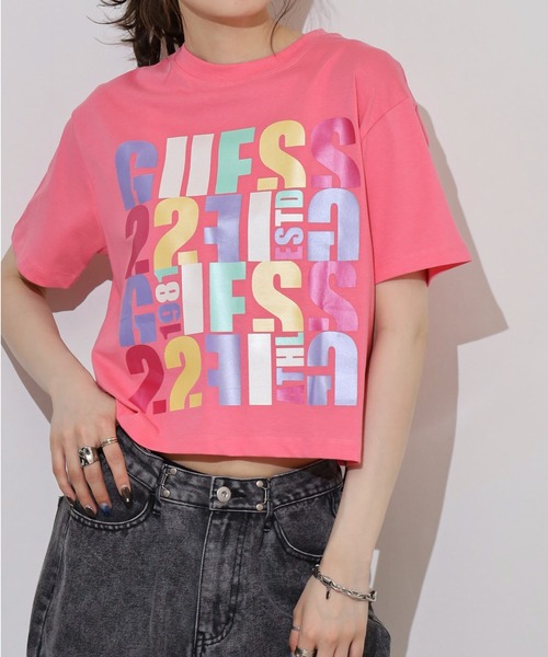 Guess(ゲス)の「GUESS EDWINA CROP TEE Tシャツ(Tシャツ/カットソー・レディース・ピンク/ライトグリーン/オレンジ・S/M)」の16枚目の写真